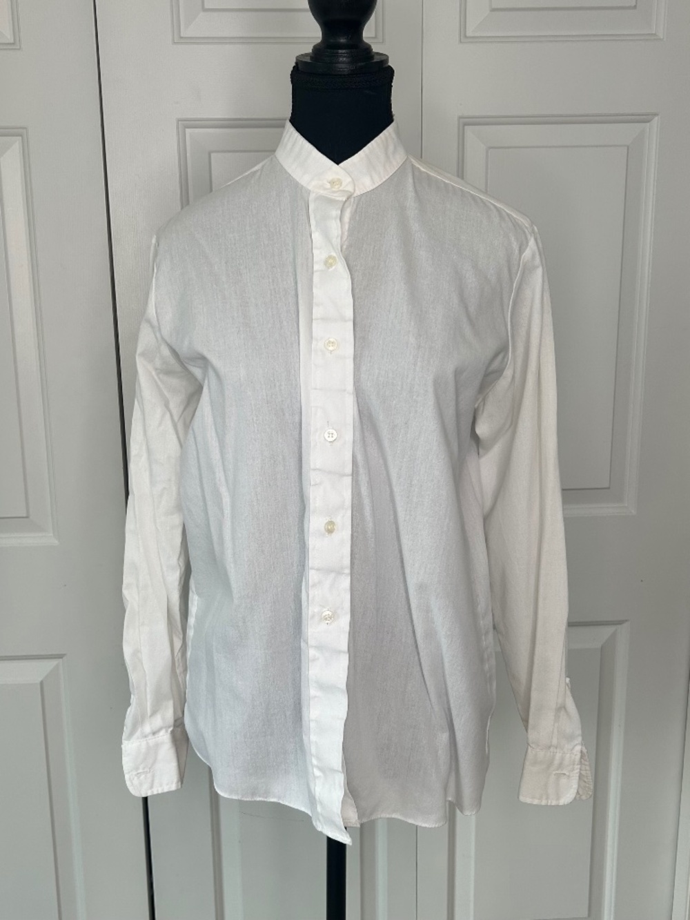 British House Equestrian Show Shirt in White with Long Sleeves, Choker Collar S